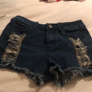 Sexy jean shorts with chains